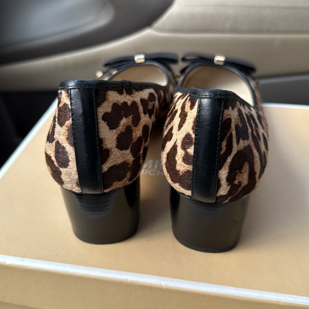 Michael Kors Kiera Mid Pump Leopard Haircalf Pumps - Picture 5 of 15